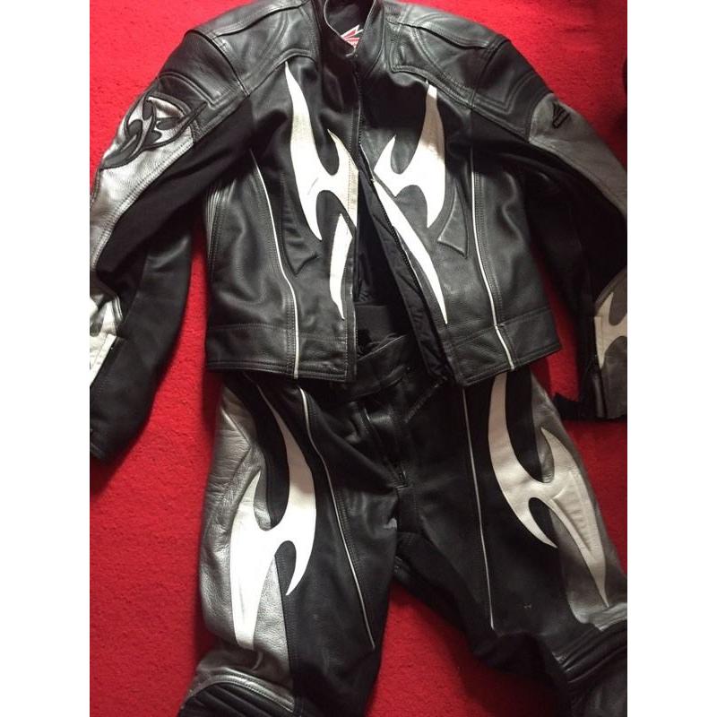 Ladys leathers/boots/gloves used 3 times ...