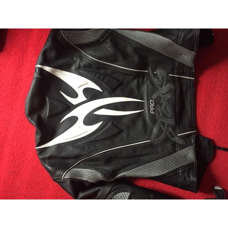 Ladys leathers/boots/gloves used 3 times ...
