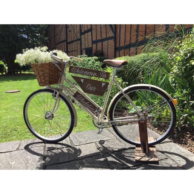 Feature vintage wedding bike