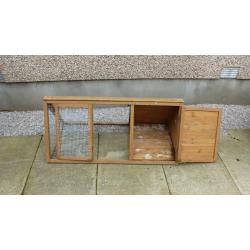Guinea/Rabbit Hutch and Run in very good condition. The hutch has been used once.