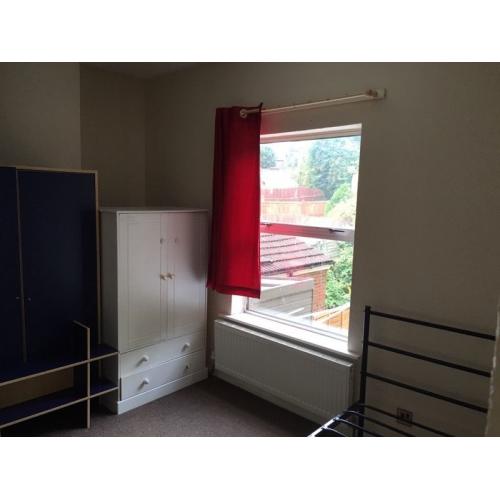 1 single room in shared house