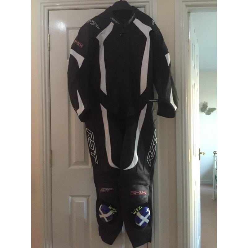 Rst one peice suit
