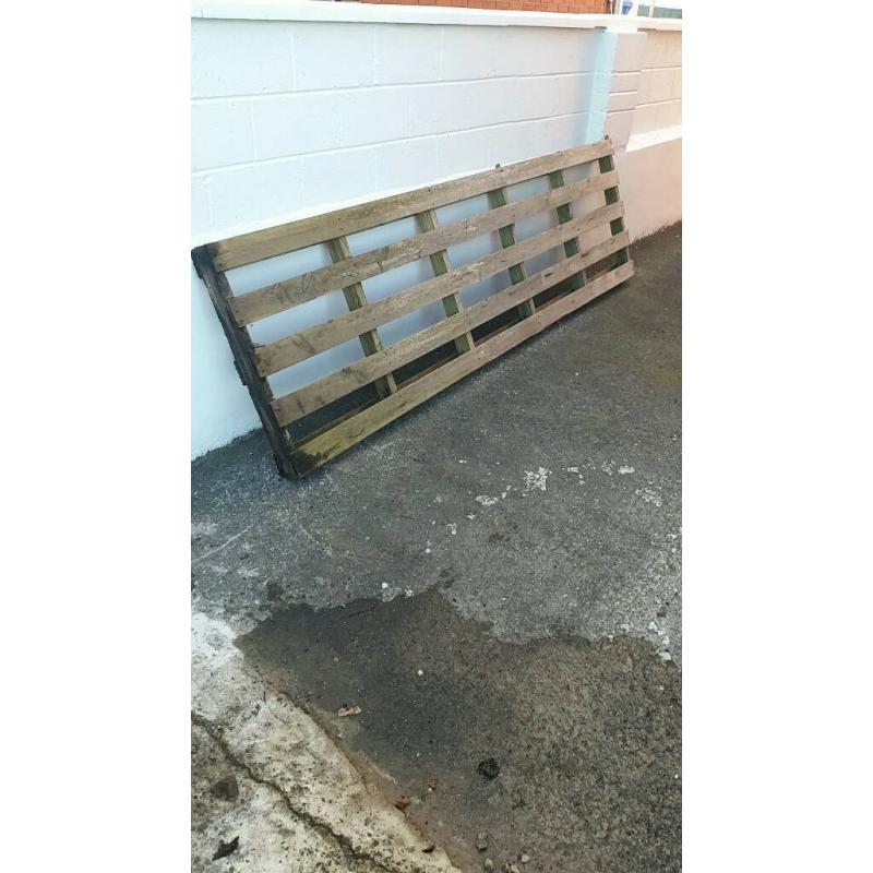 Free pallets 2 off