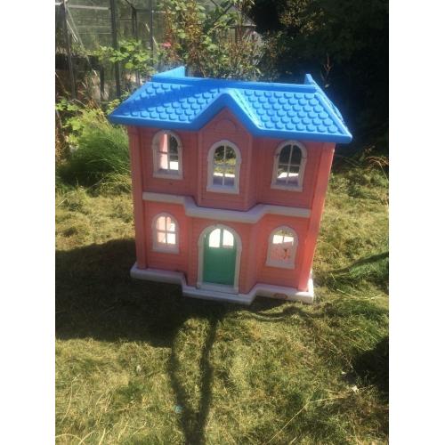 LITTLE TIKES PLAY HOUSE