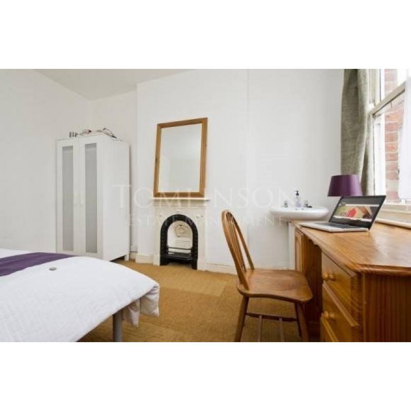 Beautiful double student room available in Lenton, Devonshire Promenade, bills included