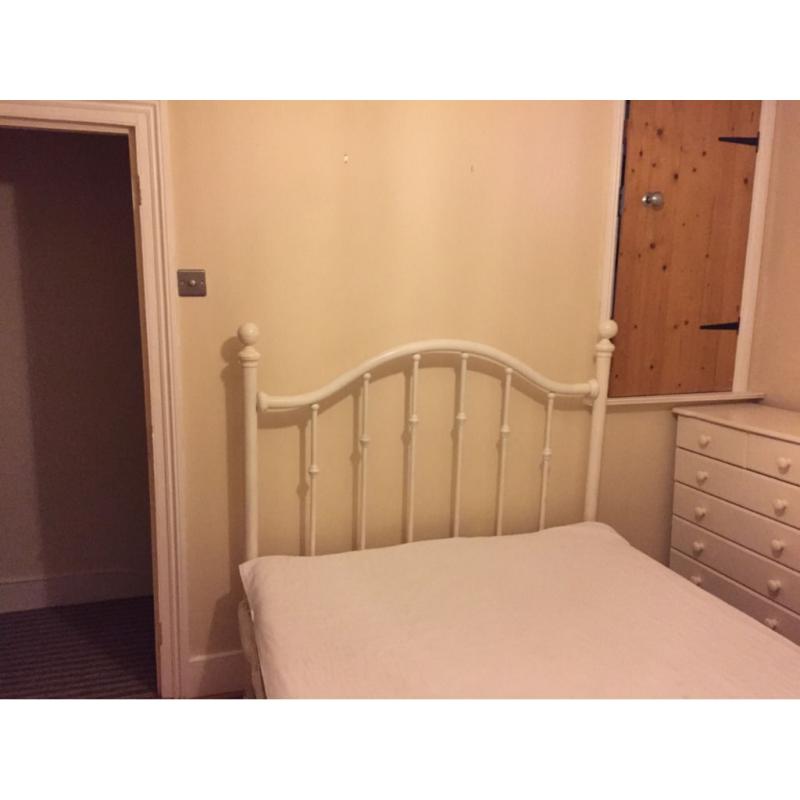 1 double room for rent in Leytonstone in 2 bedroom house