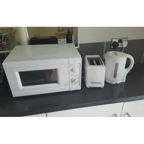 Microwave,kettle and toaster set