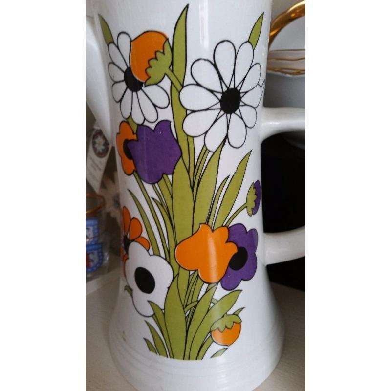 Royal Tudor Spring Time Retro Coffee set