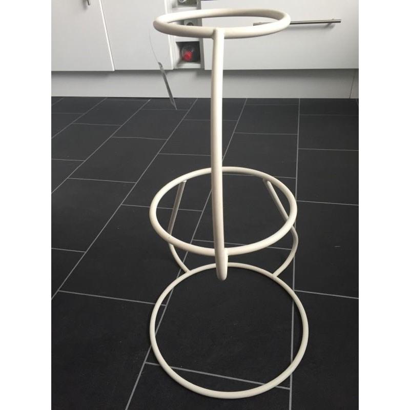 Cake stand