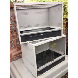 2 Metal Pet Display Units / Cages