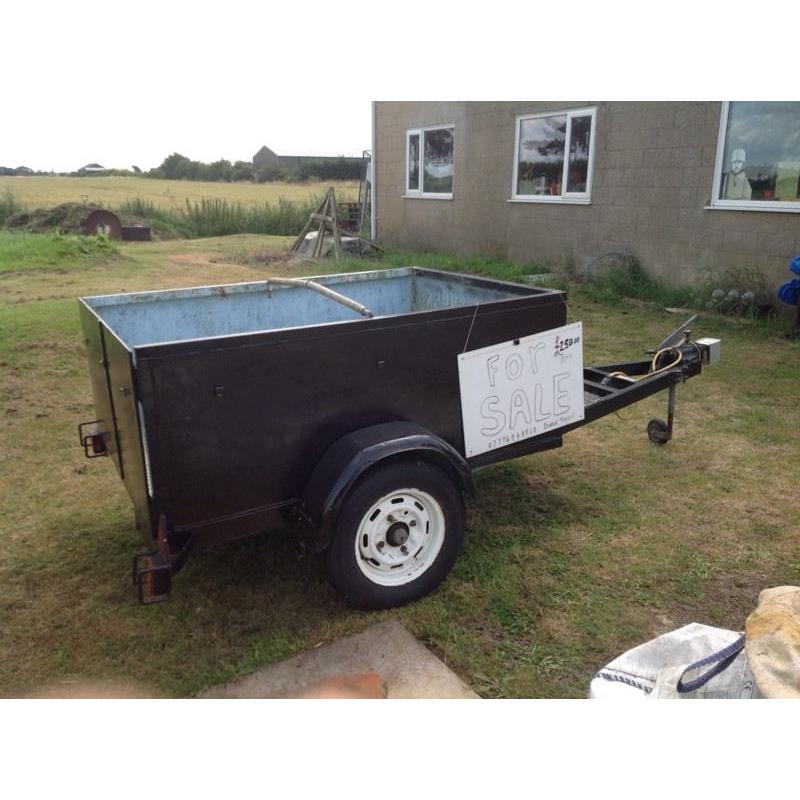 Heavy duty braked trailer ideal for a landrover etc.