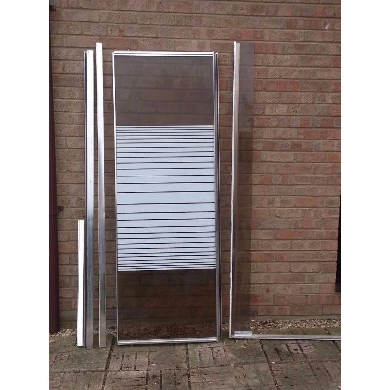 Pivot shower door