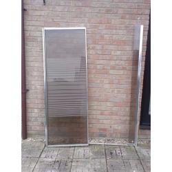 Pivot shower door