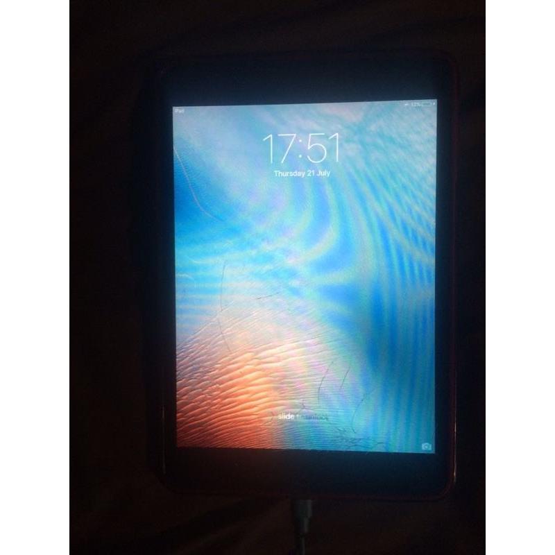 iPad mini 16gb wifi cracked screen