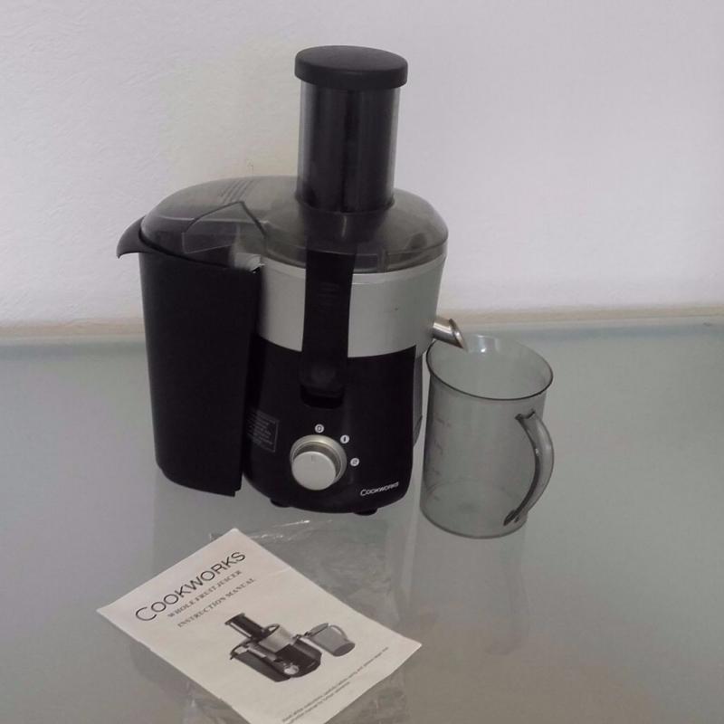 Cookworks Whole Fruit Juicer - Very good condition boxed