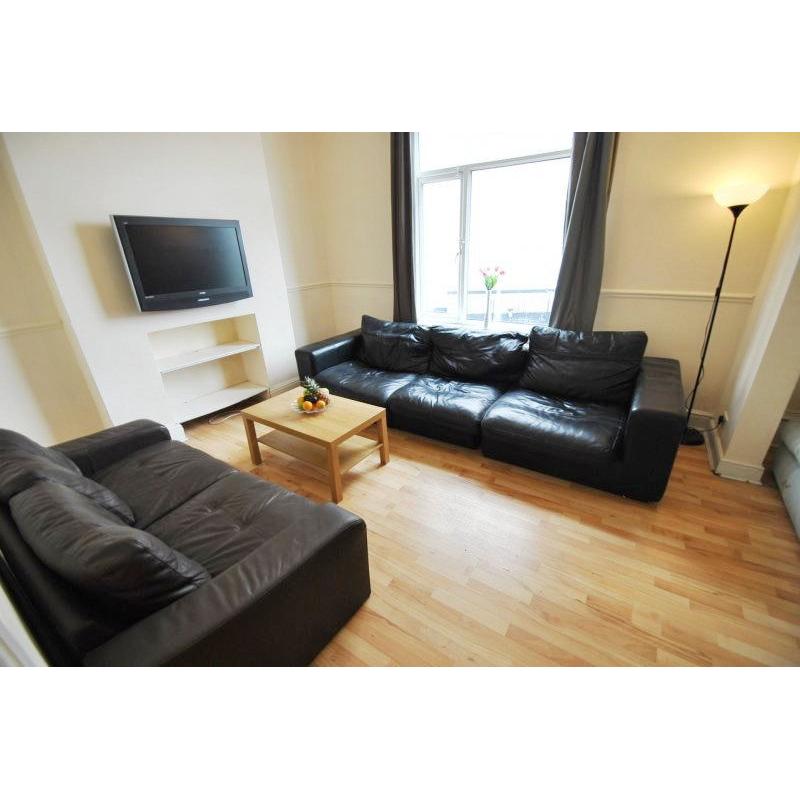 10 Double Rooms are in 10 Bedroom House, Available Now, Bills Included, Slade Lane, Victoria Park