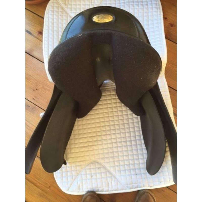 Barrie Swain Semiflex Holistic Dressage Saddle 17 inch Black leather