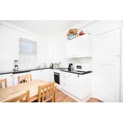 DOUBLE ROOM TO RENT IN HENDON CENTRAL