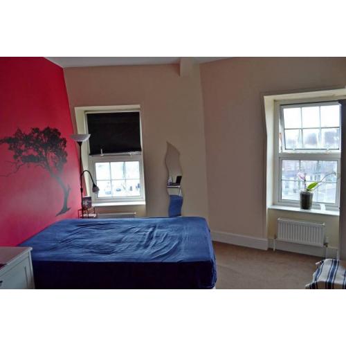 DOUBLE ROOM TO RENT IN HENDON CENTRAL