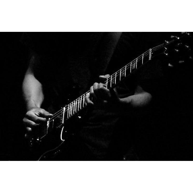 Ambitious guitarist with studio and tour experience looking for a new band