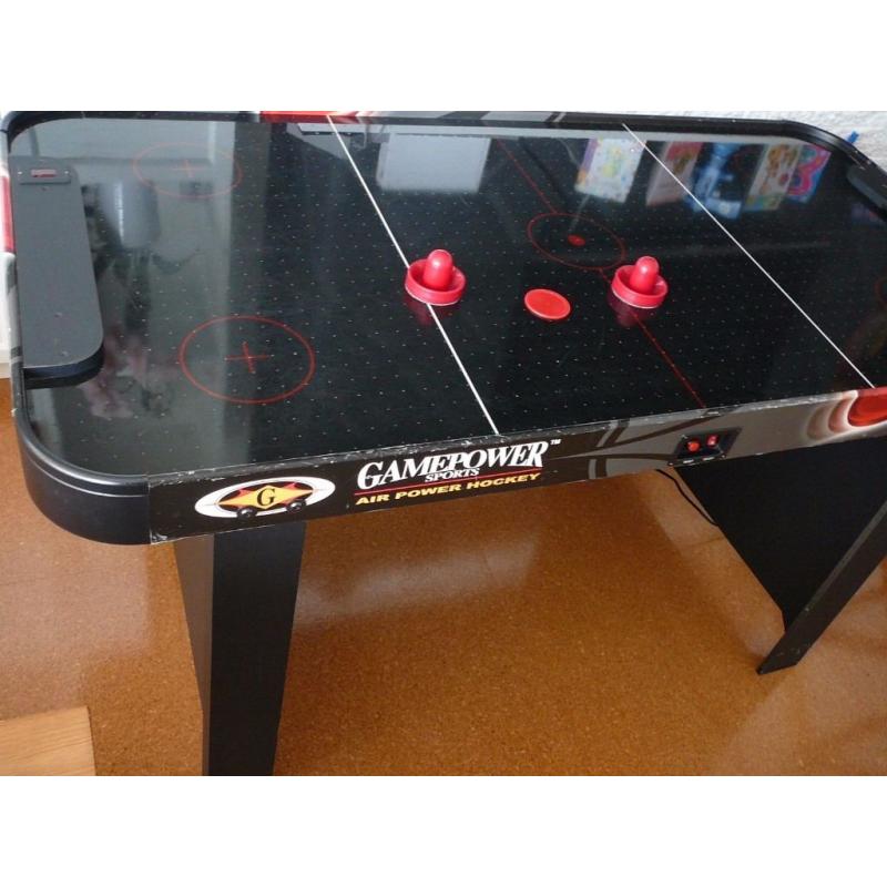 Air hockey table
