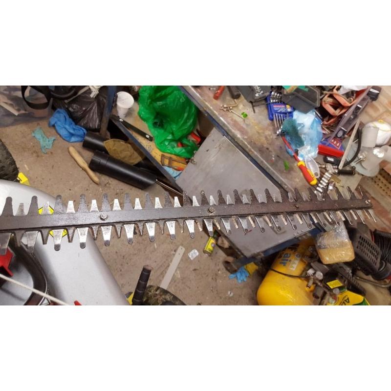 ****STIHL HS HEDGE TRIMMERS 24" BLADE