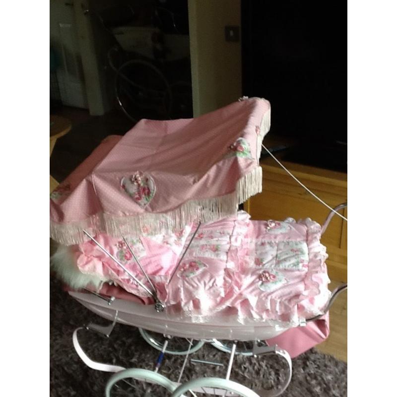 Stunning Pink Dolls Pram Set & Canopy Cover And Blankets