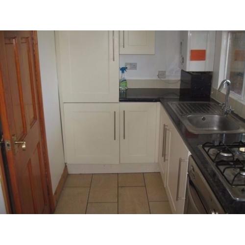 Pleasant double room in shared flat for let in Amhurst Road, Hackney E8.