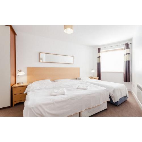 Quiet & modern, great location