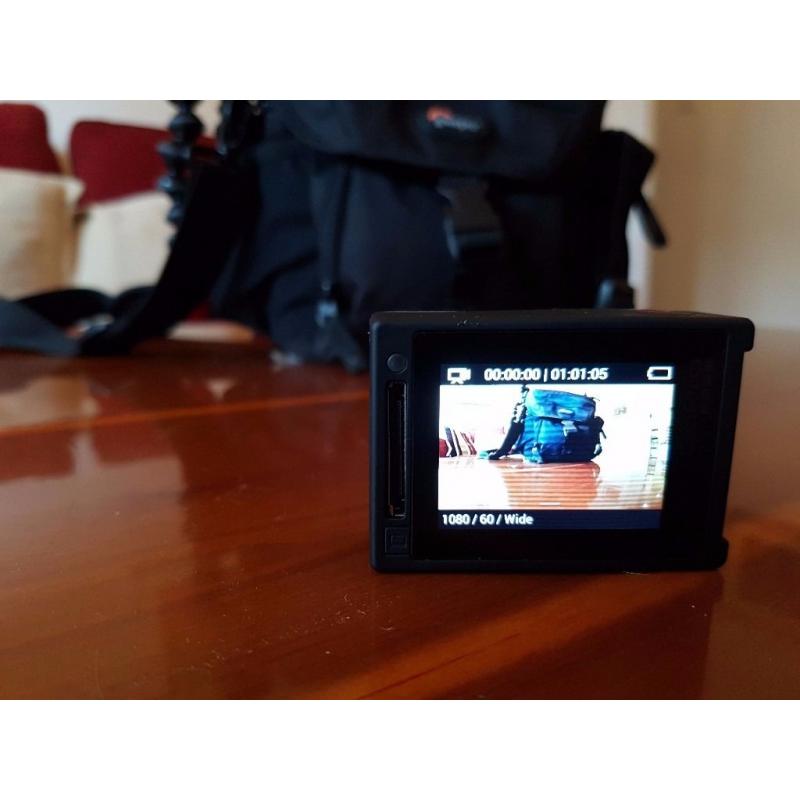 GoPro Hero 4 Silver + COMPLETE BUNDLE OF ACCESSORIES