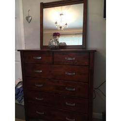 Chest of drawers, 2 bed side cabinets and matching mirror