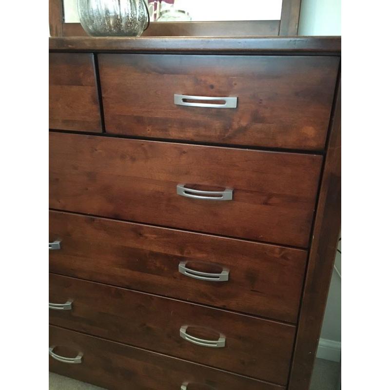 Chest of drawers, 2 bed side cabinets and matching mirror