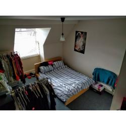 Spacious Double Bedroom to Rent in Henleaze