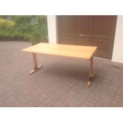 Table (work bench)