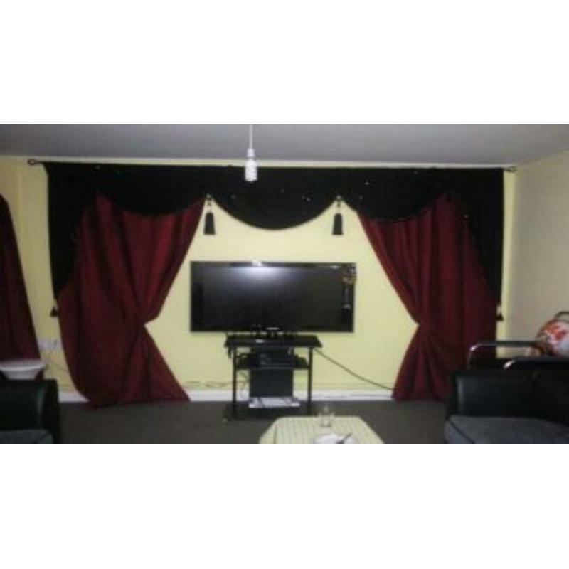 Wanting to SWAP MY LARGE TWO BED FLAT. *Read add if ur interested*