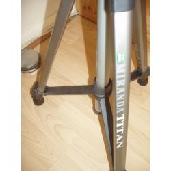 Light weight portable tripod