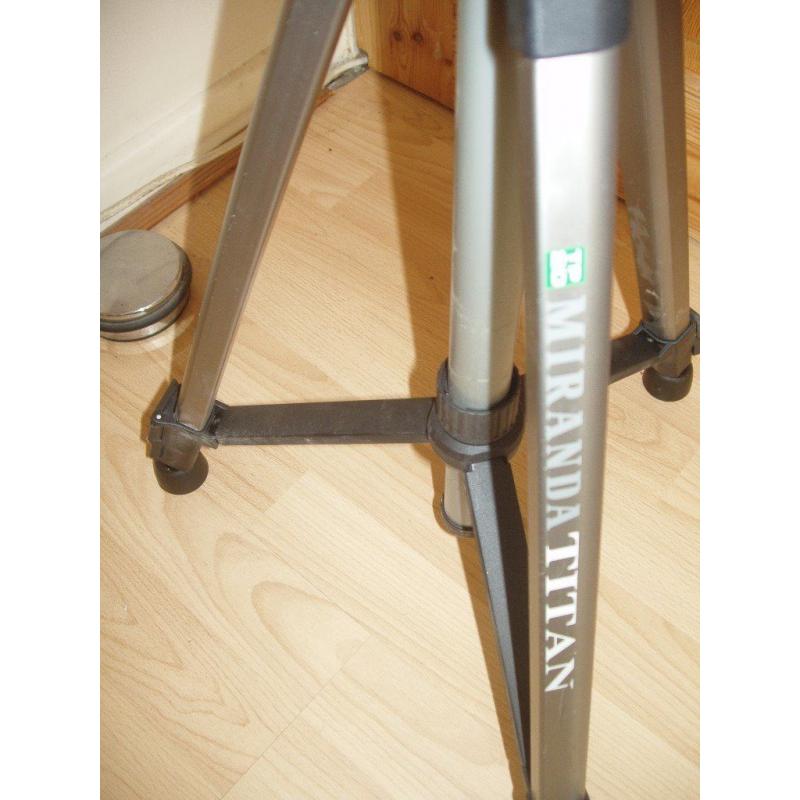 Light weight portable tripod