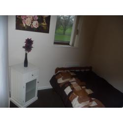 small(box room) room in a clean and friendly house in muller re eastville