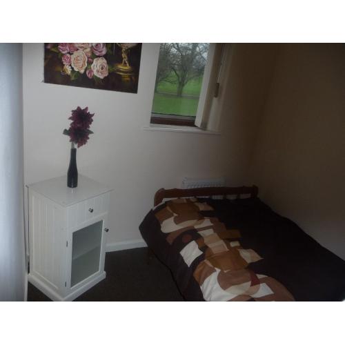 small(box room) room in a clean and friendly house in muller re eastville