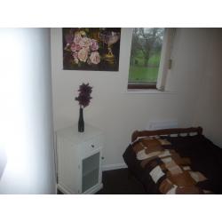 small(box room) room in a clean and friendly house in muller re eastville