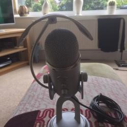 Blue filter microphone