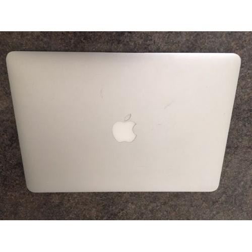 Apple Macbook Air - 2GHz Intel Core i7 - 8GB DDR3 - 250Gb HDD