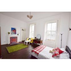 Short term room available for rent in excellent West End location (G12 8JF)