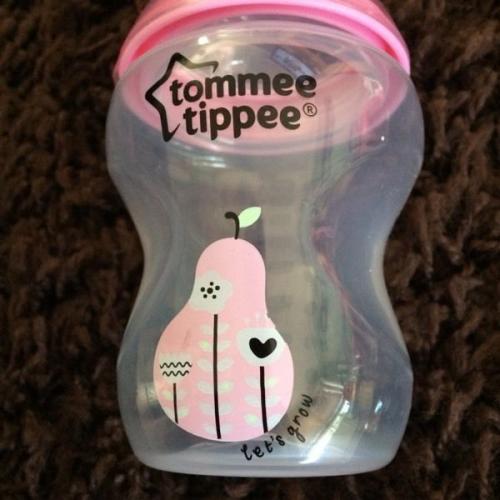 2 x new Tommee Tippee girls 9oz bottles