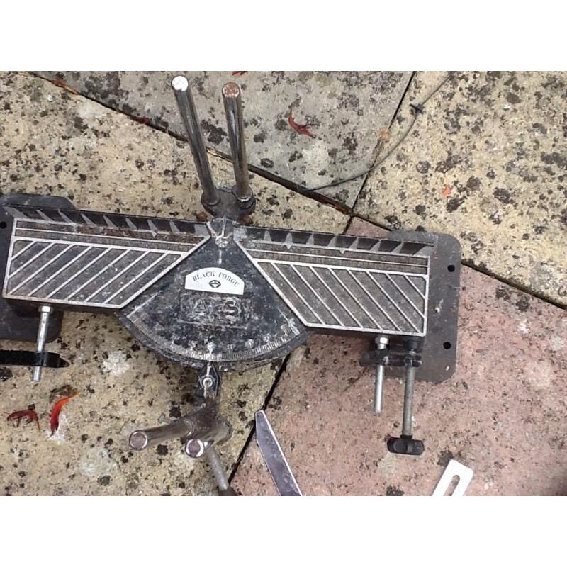 Vintage manual mitre saw