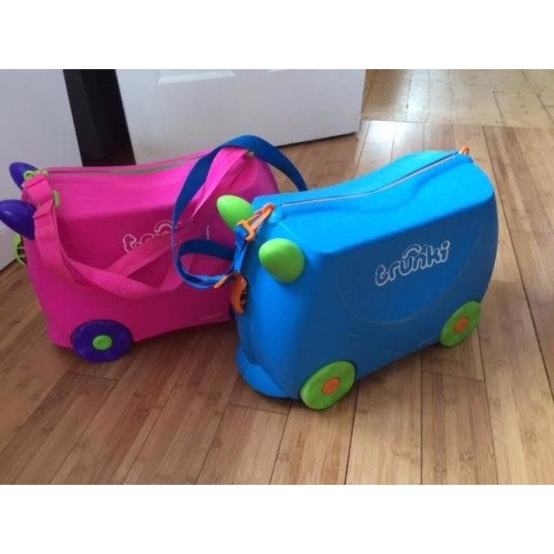 Trunki x 2: Blue and pink