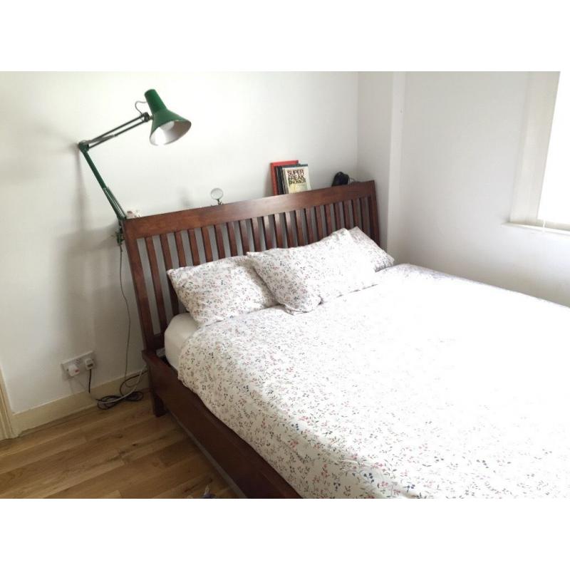 Double room in stunning 2 Level house off Columbia Road