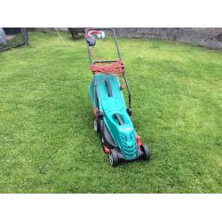 Electric lawnmower