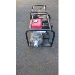 Water pumps petrol.