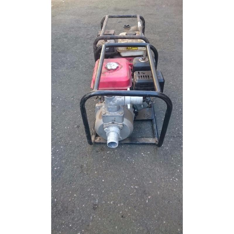 Water pumps petrol.